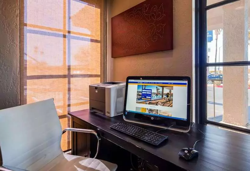 酒店 Best Western Desert Villa Inn