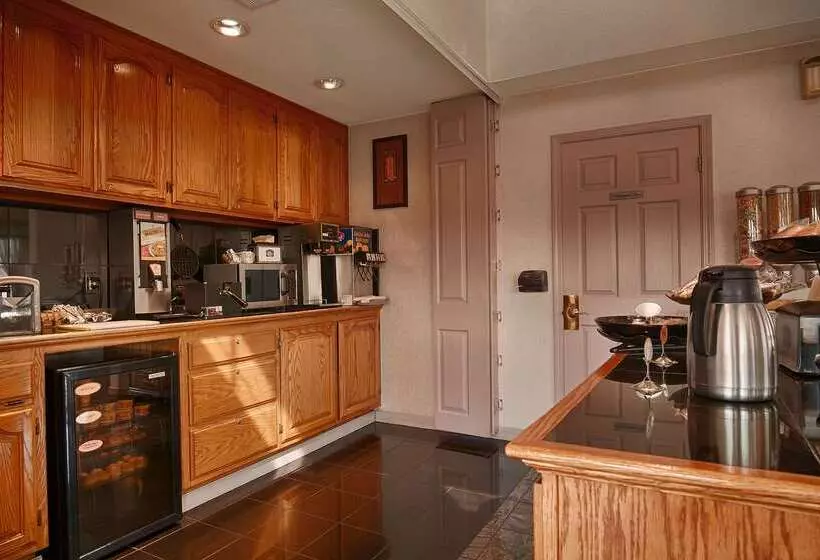 فندق Best Western Inn