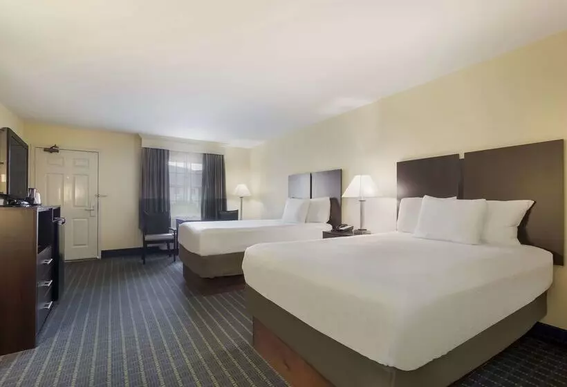 فندق Best Western Parkside Inn