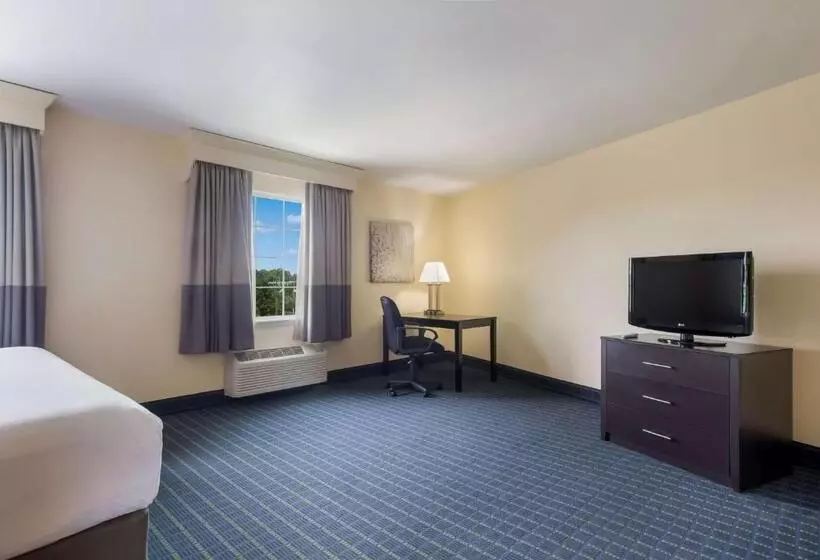 فندق Best Western Parkside Inn