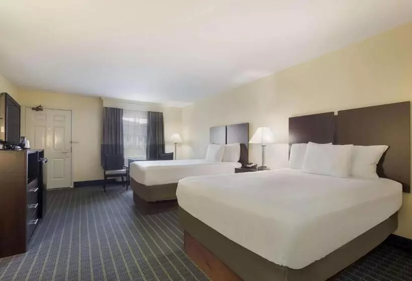 فندق Best Western Parkside Inn