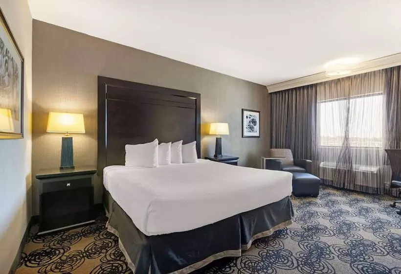 ホテル Best Western Plus Midwest Inn