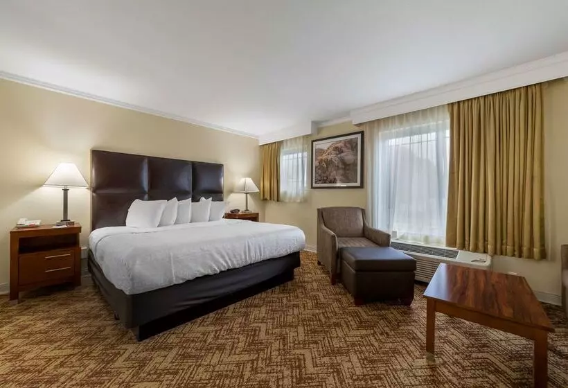 호텔 Best Western Plus Northwoods Inn