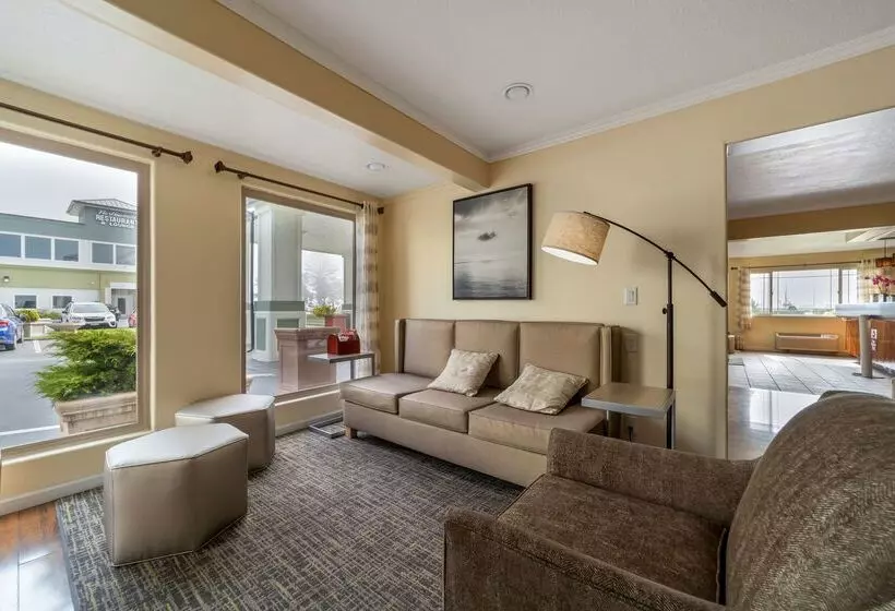 호텔 Best Western Plus Northwoods Inn