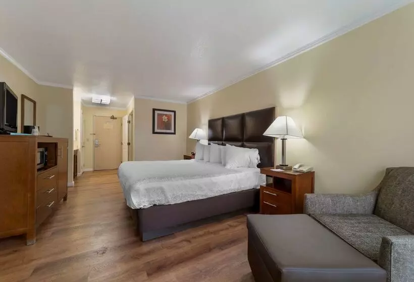 호텔 Best Western Plus Northwoods Inn