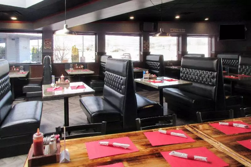 فندق Clarion Inn