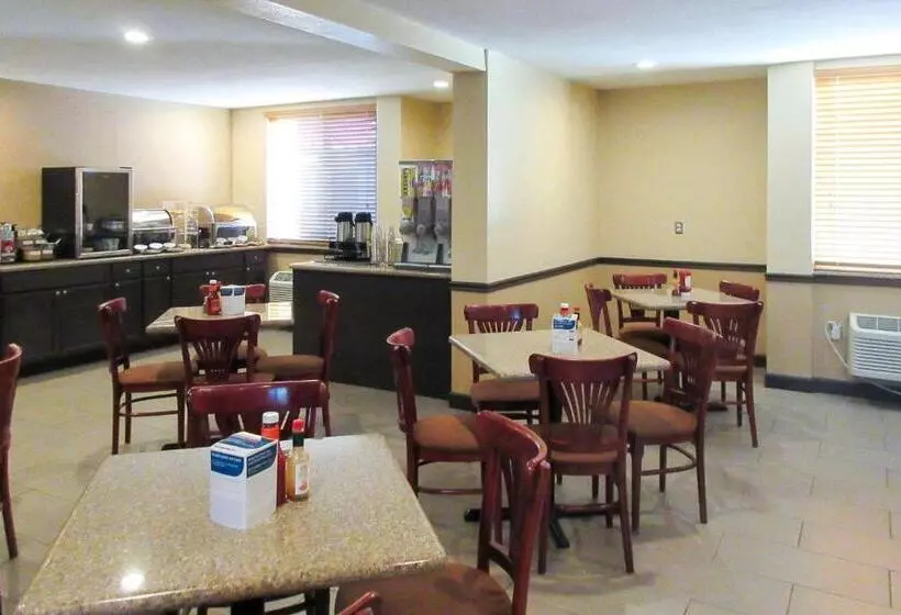 فندق Clarion Inn