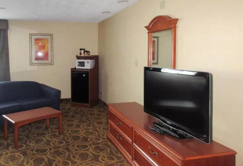 فندق Clarion Inn