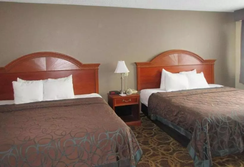 فندق Clarion Inn