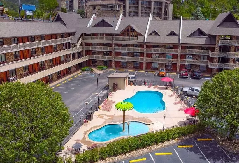 호텔 Crossroads Inn & Suites