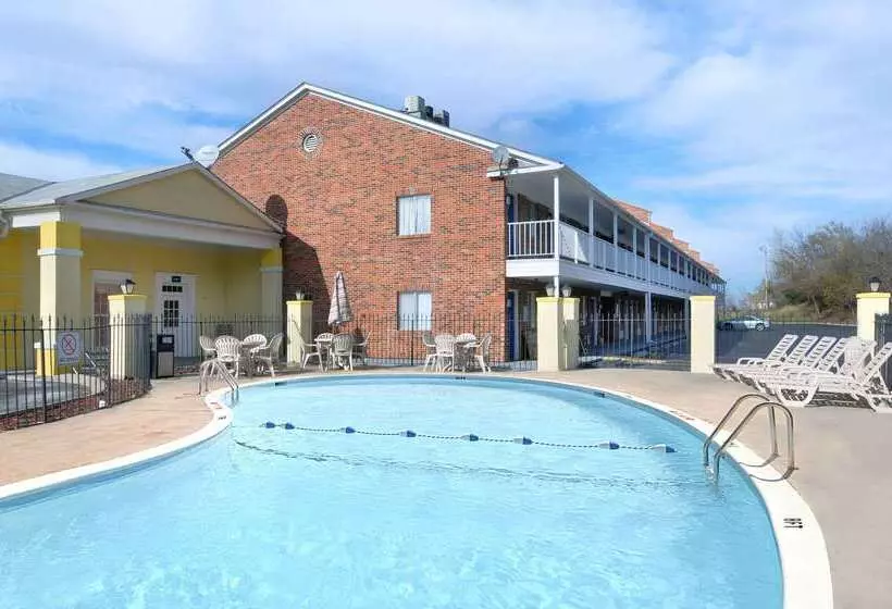 Hotel Days Inn By Wyndham Ku Lawrence