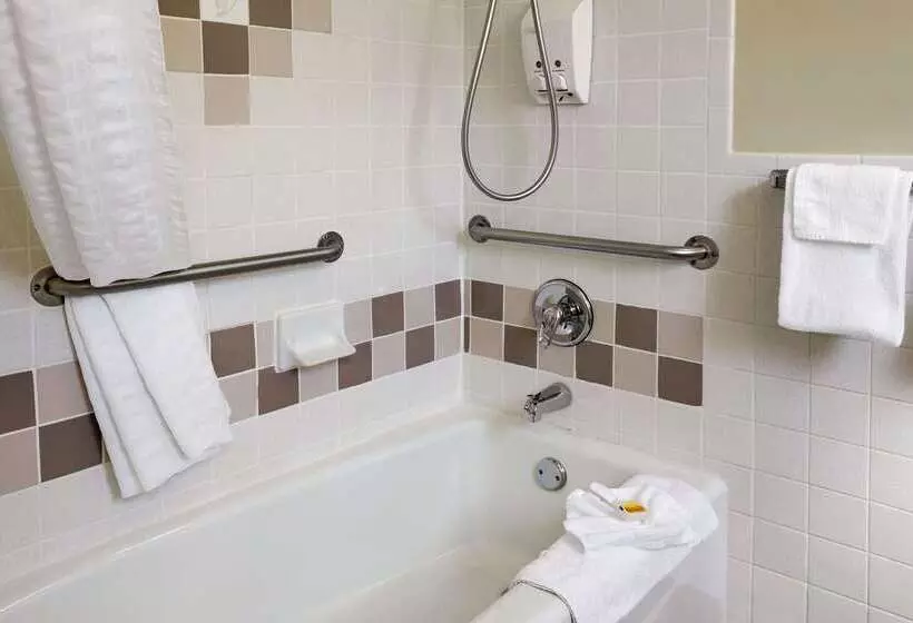 酒店 Days Inn & Suites By Wyndham Trinidad