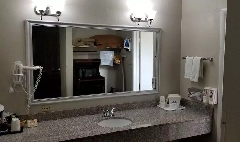 酒店 Days Inn & Suites By Wyndham Trinidad