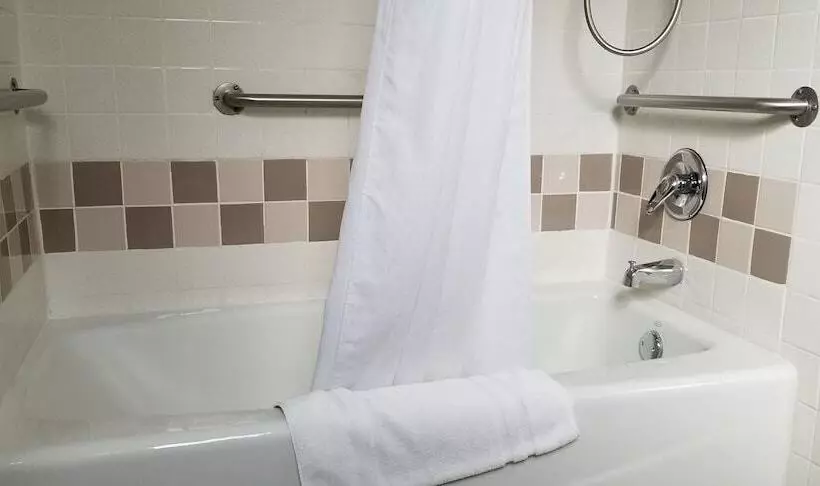 酒店 Days Inn & Suites By Wyndham Trinidad