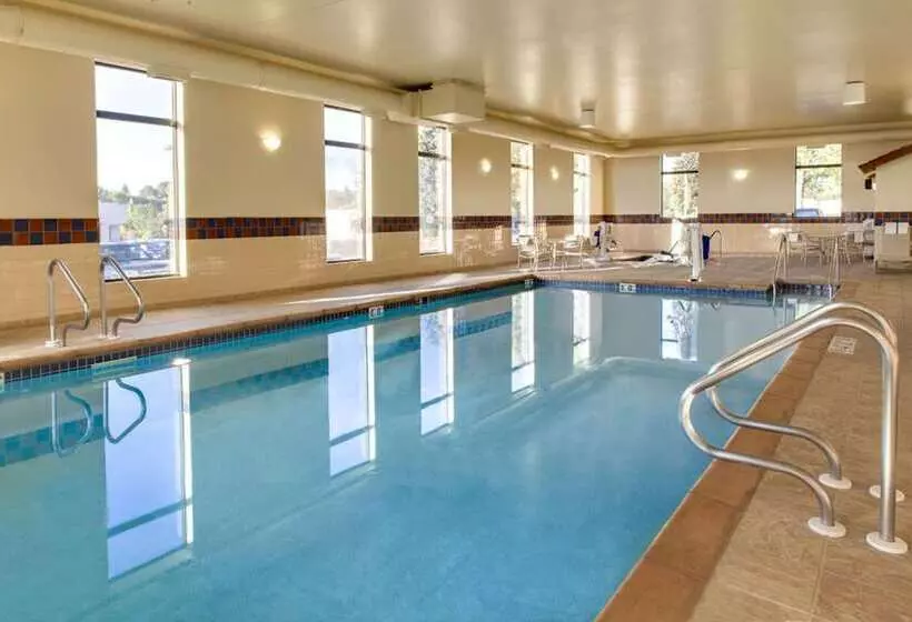 בית מלון כפרי Hampton Inn Dubuque