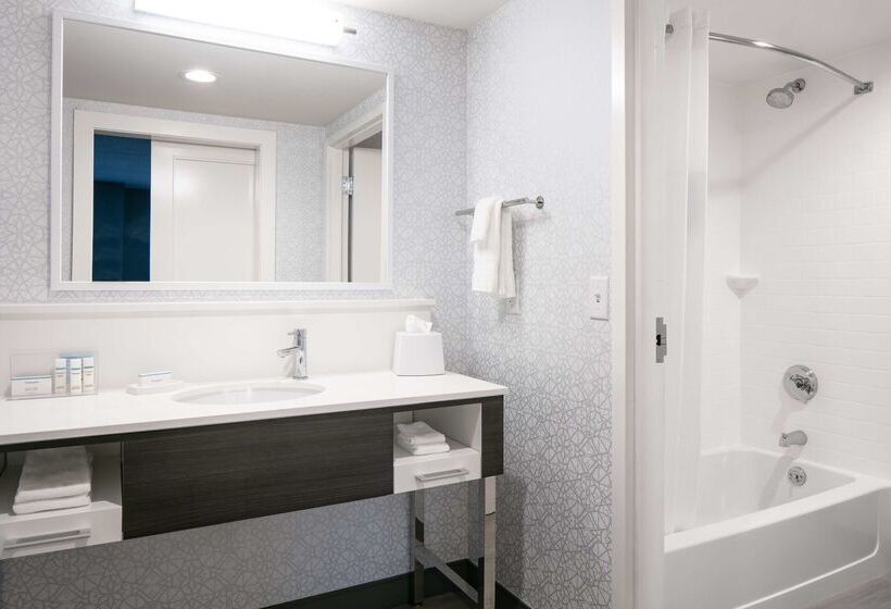 فندق Hampton Inn Dubuque