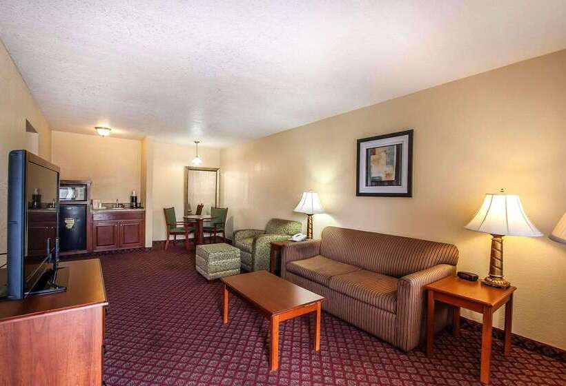 בית מלון כפרי Quality Inn & Suites