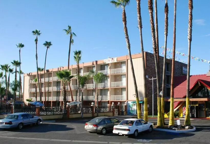 فندق Regency Inn & Suites