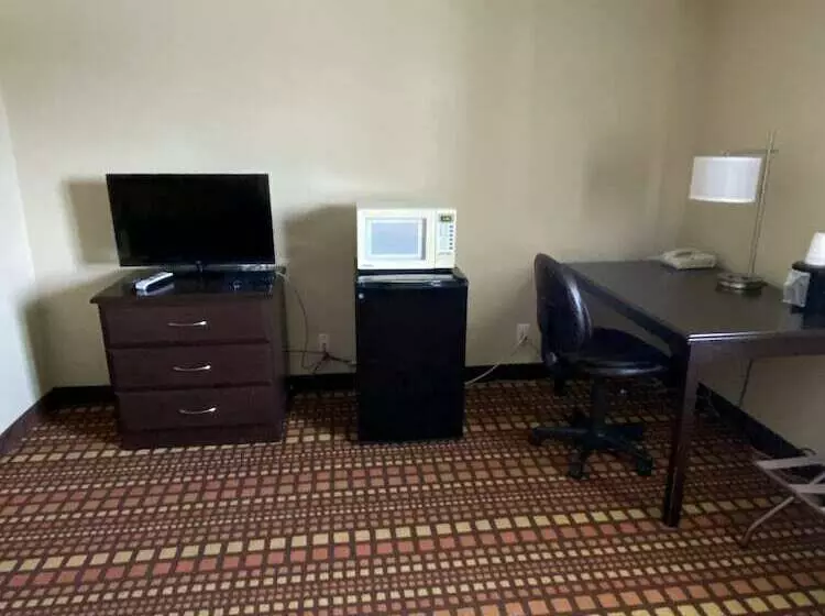 Отель Relax Inn And Suites