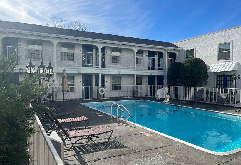 Motel 6 Dallas TX Downtown