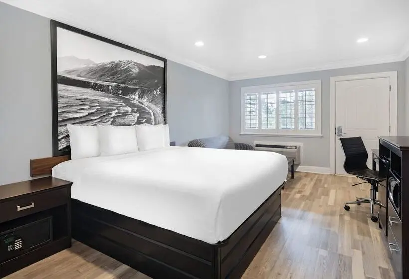 ホテル Aura Inn Monterey