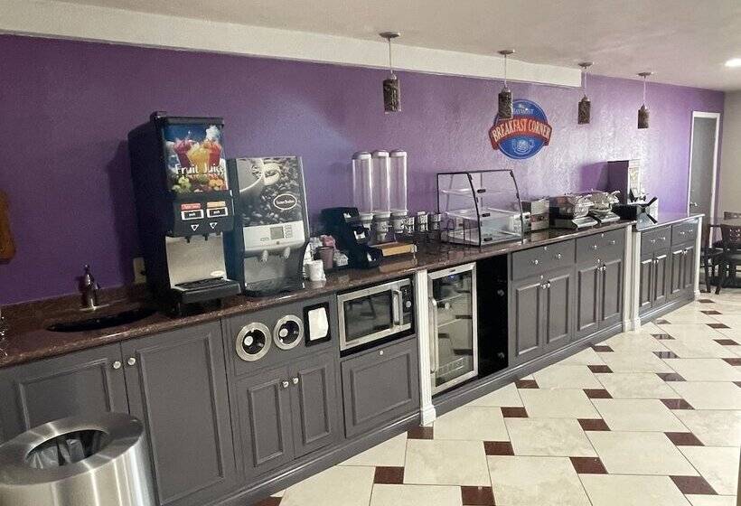 هتل Baymont By Wyndham Bellevue / Omaha