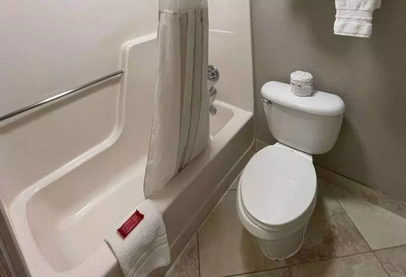 酒店 Baymont By Wyndham Bellevue / Omaha