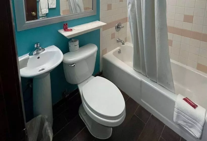 酒店 Baymont By Wyndham Bellevue / Omaha