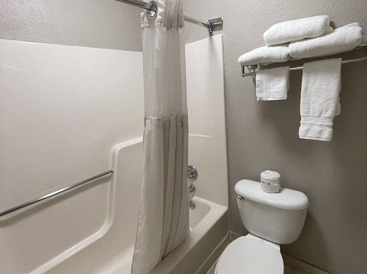 هتل Baymont By Wyndham Bellevue / Omaha