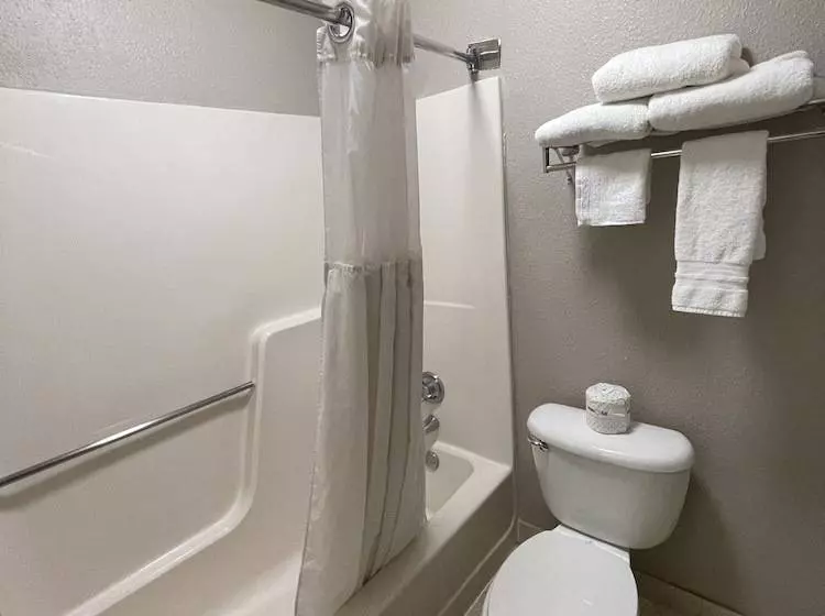 酒店 Baymont By Wyndham Bellevue / Omaha