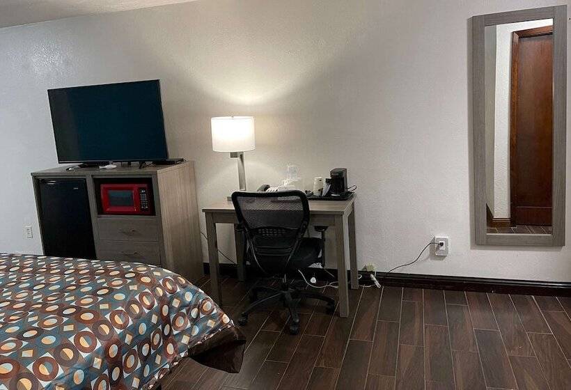 هتل Baymont By Wyndham Bellevue / Omaha