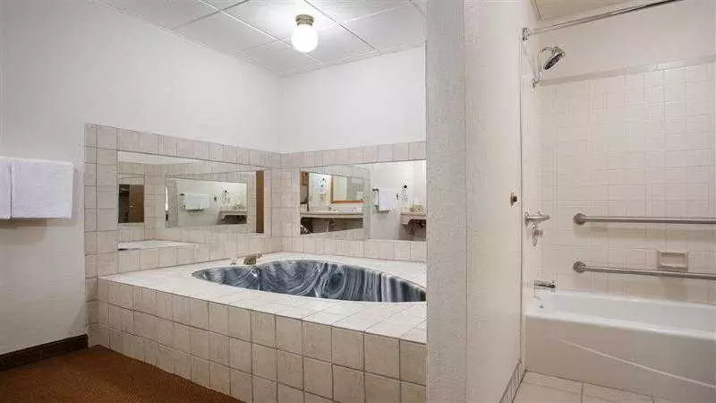 Hotelli Baymont By Wyndham El Dorado