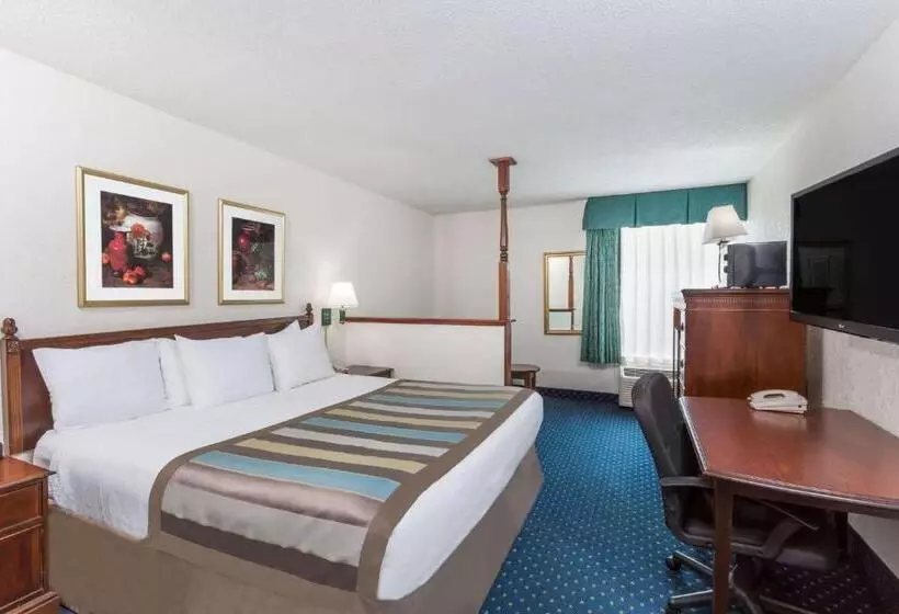 Hotel Baymont By Wyndham Greensboro/coliseum