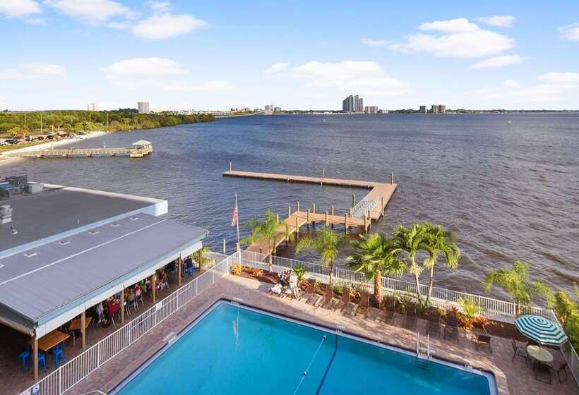 בית מלון כפרי Best Western Fort Myers Waterfront