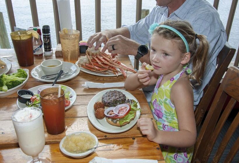 בית מלון כפרי Best Western Fort Myers Waterfront