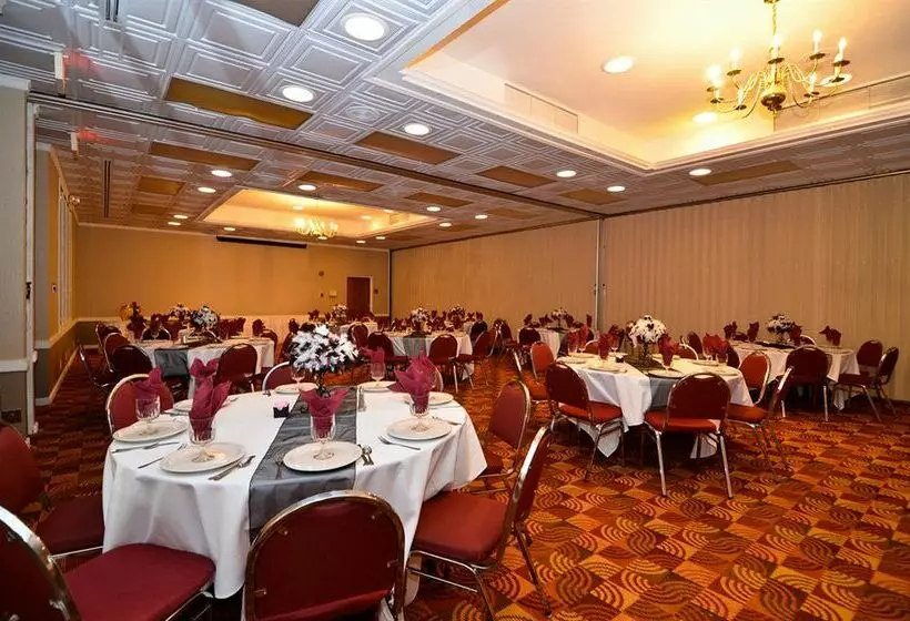 Red Lion Hotel Farmington