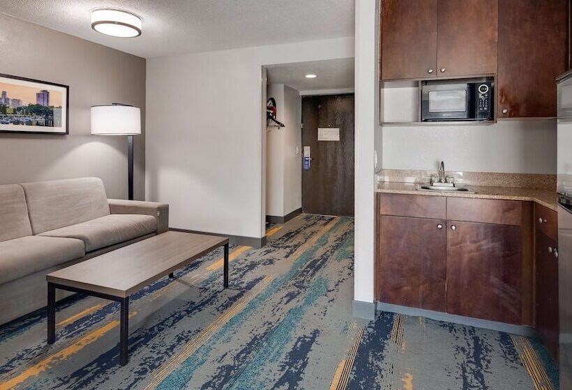 هتل Best Western Plus Augusta North Inn & Suites