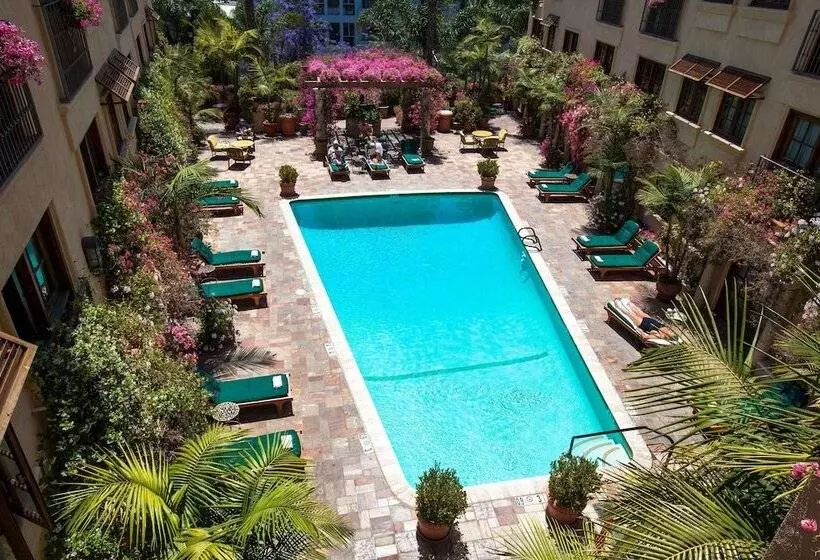 בית מלון כפרי Best Western Plus Sunset Plaza