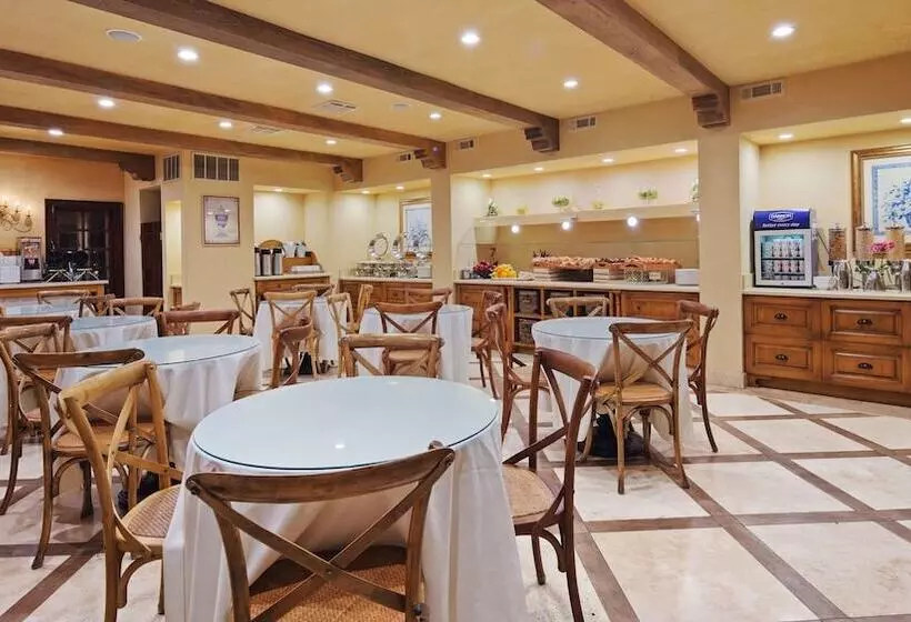 בית מלון כפרי Best Western Plus Sunset Plaza