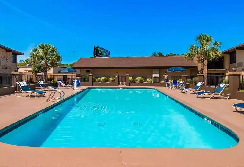 Отель Best Western Riverside Inn