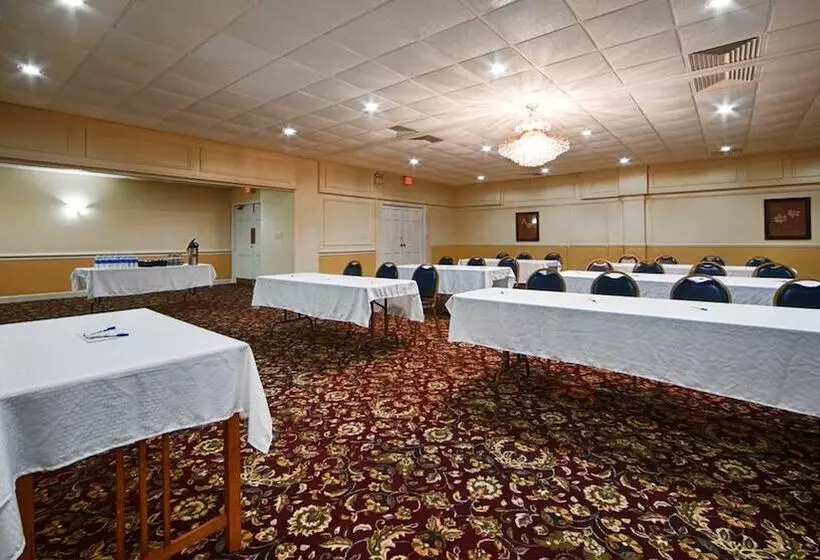 Отель Best Western Riverside Inn