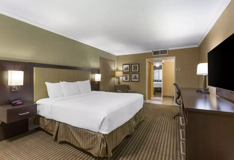 فندق Best Western Royal Sun Inn & Suites