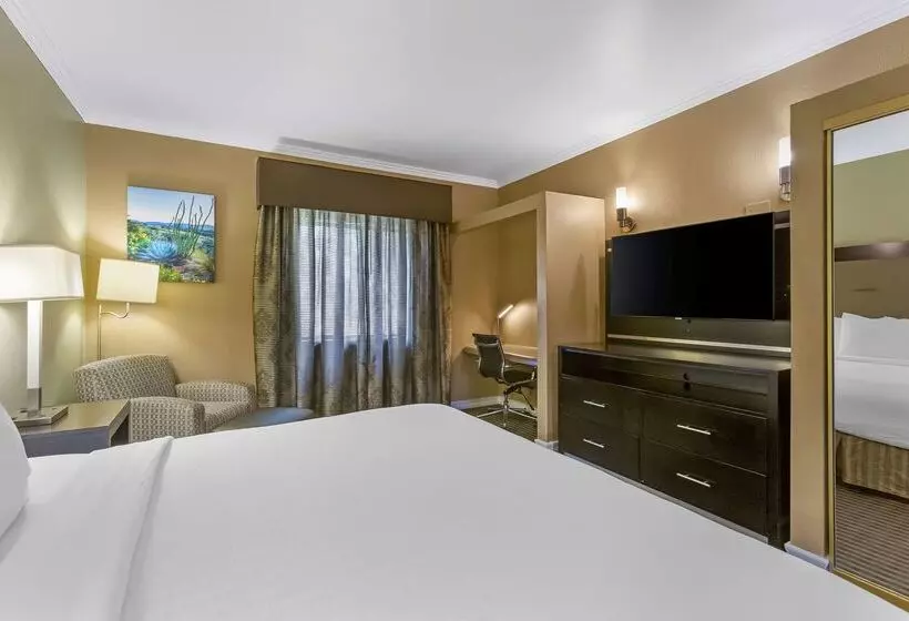 فندق Best Western Royal Sun Inn & Suites