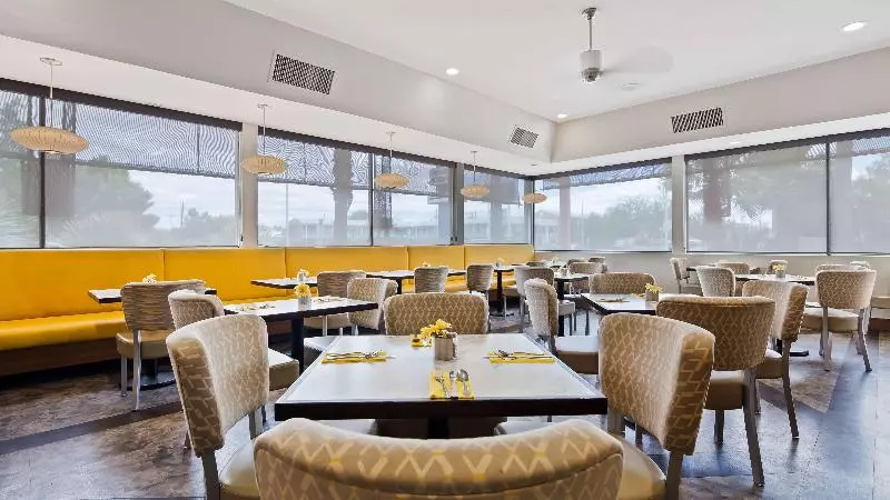 فندق Best Western Royal Sun Inn & Suites