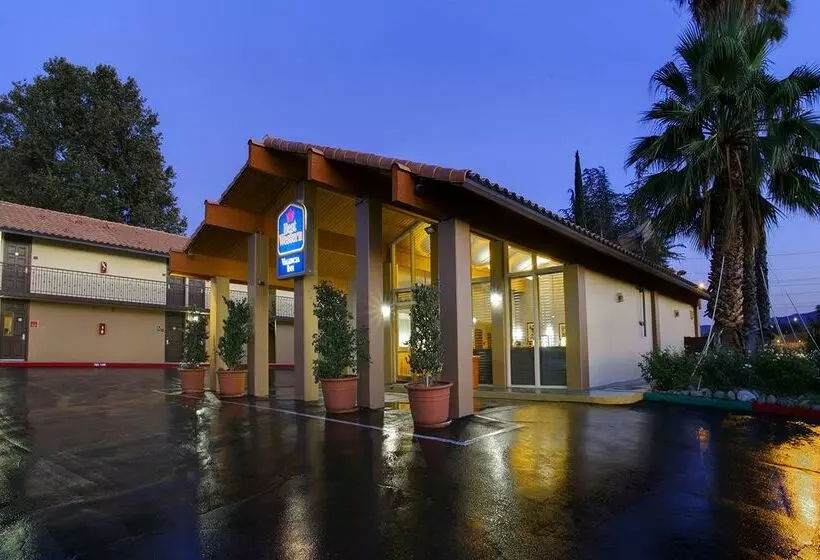 בית מלון כפרי Best Western Valencia Inn