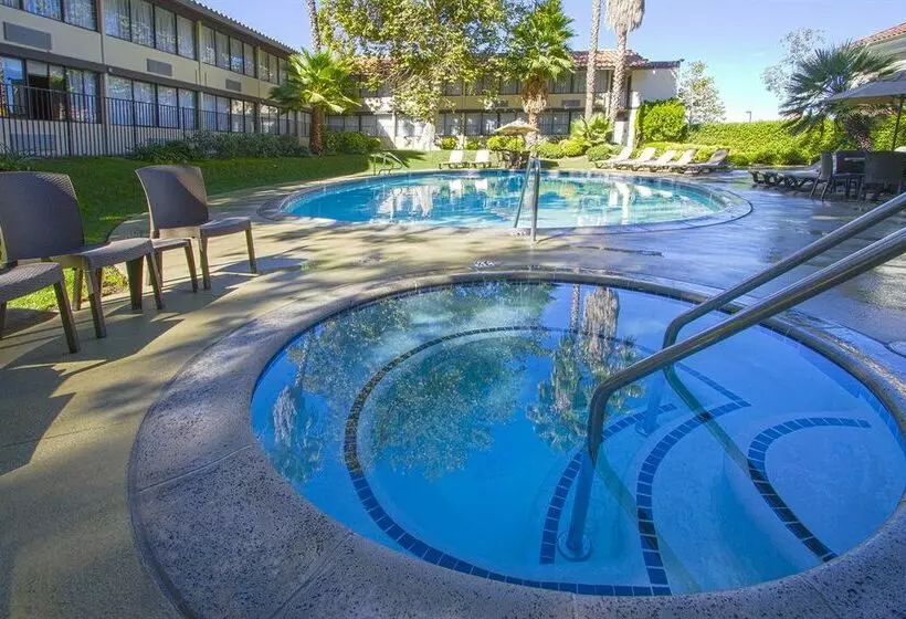 בית מלון כפרי Best Western Valencia Inn