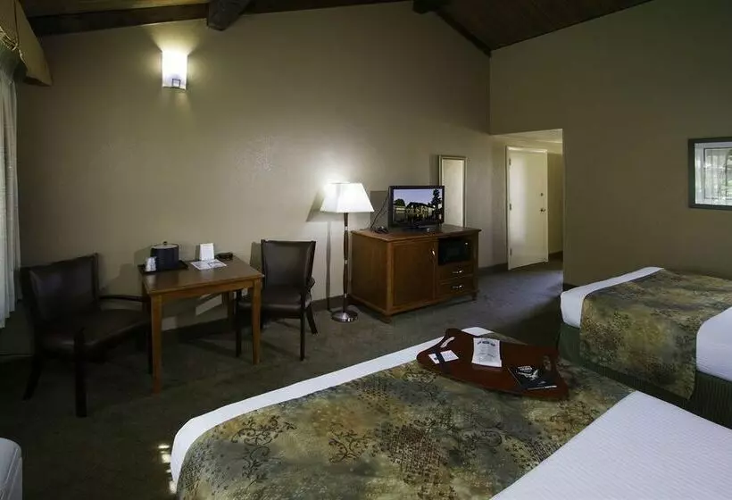 בית מלון כפרי Best Western Valencia Inn