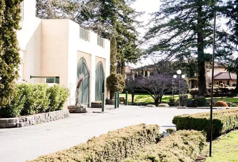 Columbia Gorge Hotel & Spa