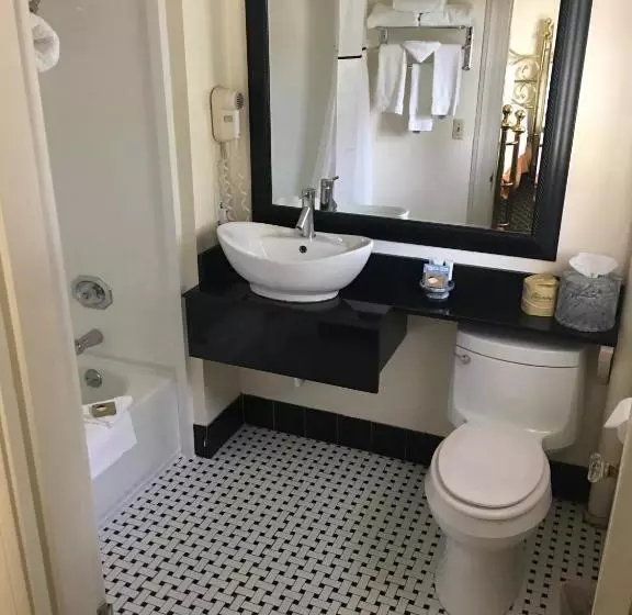 Columbia Gorge Hotel & Spa