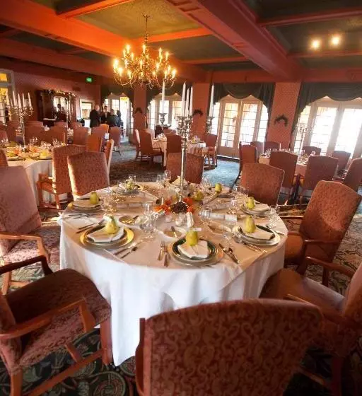 Columbia Gorge Hotel & Spa